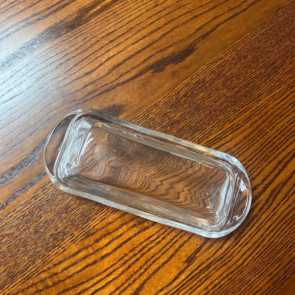 Elegant Clear Glass Butter Dish - Picture 3 of 11